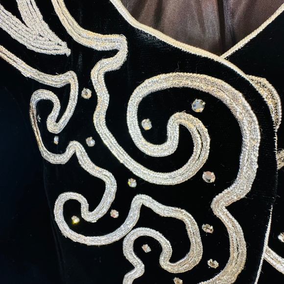 Vintage Farinae Collections Velvet Embroidered & Rhinestone Evening Jacket - Picture 12 of 13